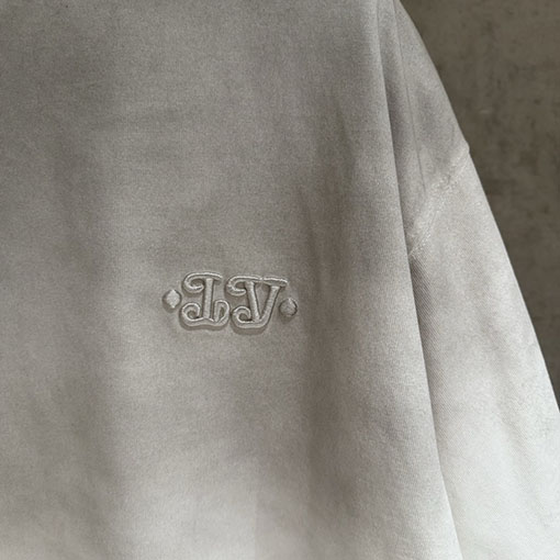 ルイヴィトンスーパーコピー 新作アップリケ刺繍半袖Tシャツ