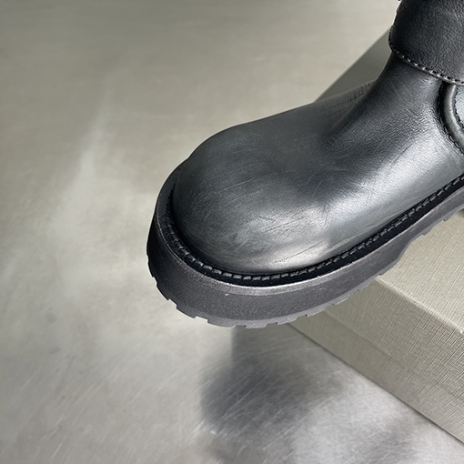 バレンシアガ Balenciaga Venom カーフスキンラウンドトゥバックルアンクルブーツ