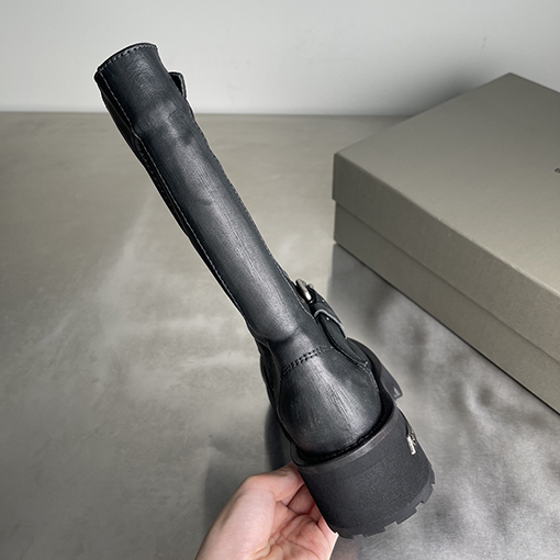 バレンシアガ Balenciaga Venom カーフスキンラウンドトゥバックルアンクルブーツ