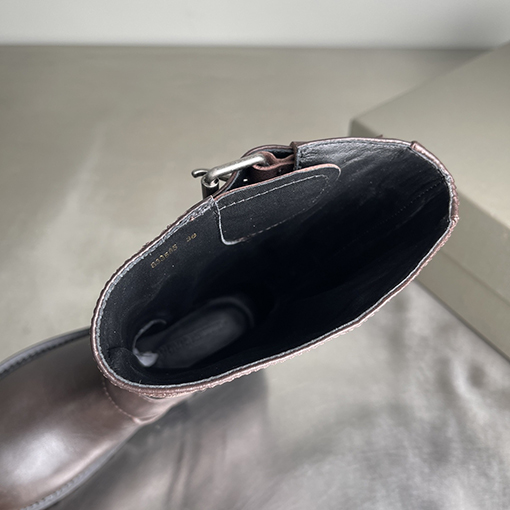 バレンシアガ Balenciaga Venom カーフスキンラウンドトゥバックルアンクルブーツ