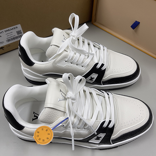 ルイヴィトンコピー Trainer Sneaker 新モデルカップルスニーカー