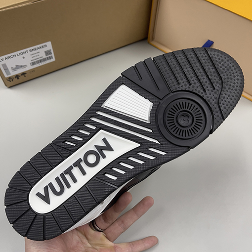 ルイヴィトンコピー Trainer Sneaker 新モデルカップルスニーカー