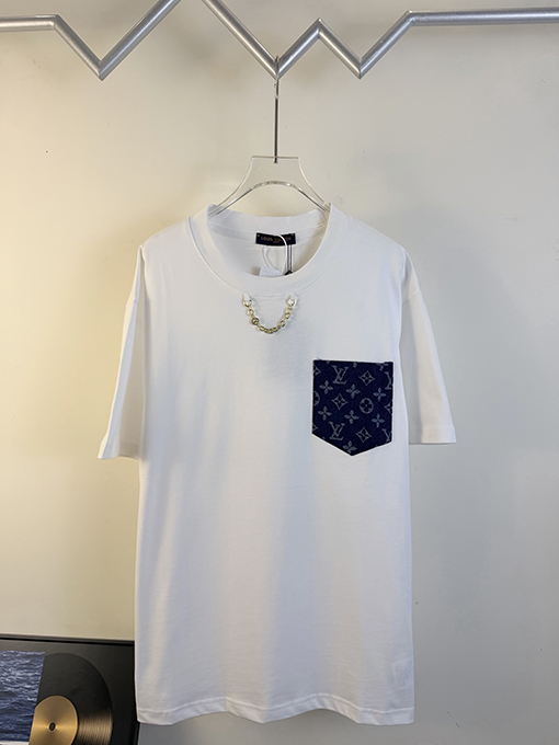 ルイヴィトン 胸元にデニムパッチロゴが入った半袖Tシャツ