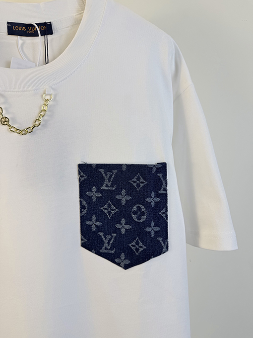 ルイヴィトン 胸元にデニムパッチロゴが入った半袖Tシャツ