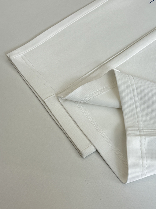 ルイヴィトンコピー 四つ葉のクローバーのスケッチが刺繍されたストレートレッグのカジュアルパンツ