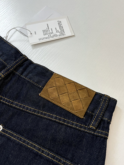 ボッテガヴェネタ クラシックな織りレザーウォッチポケットジーンズ