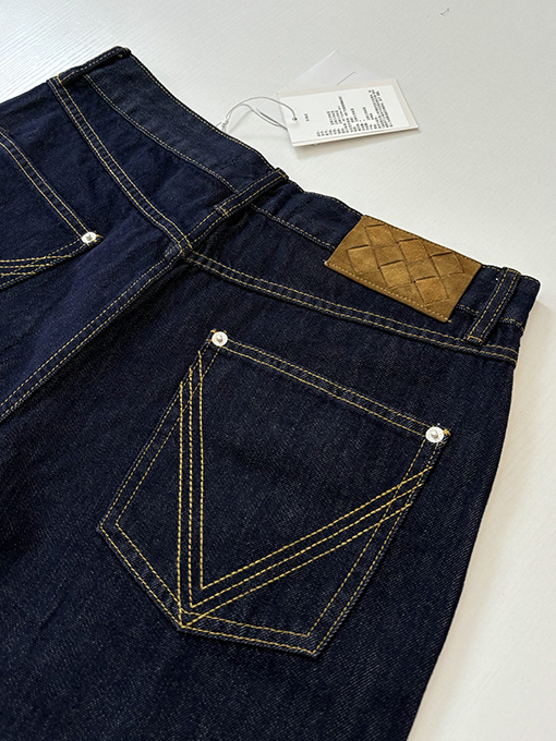 ボッテガヴェネタ クラシックな織りレザーウォッチポケットジーンズ