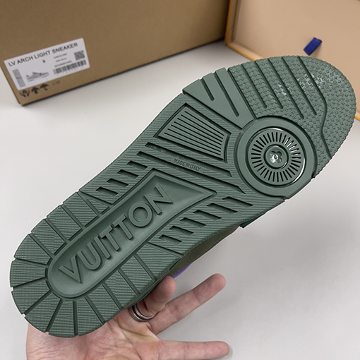 ルイヴィトンコピー Trainer Sneaker スタイリッシュなカップルスニーカー