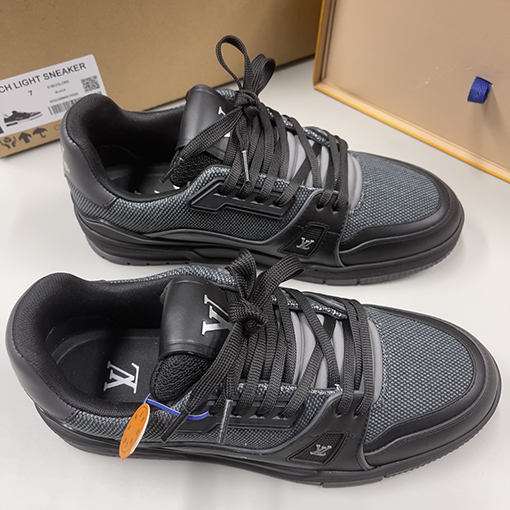 ルイヴィトンコピー Trainer Sneaker スタイリッシュなカップルスニーカー
