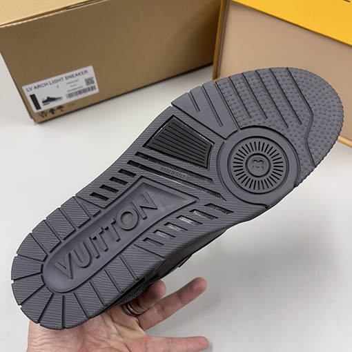 ルイヴィトンコピー Trainer Sneaker スタイリッシュなカップルスニーカー