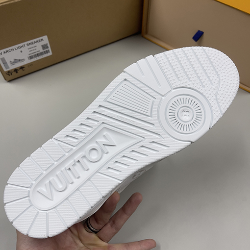 ルイヴィトンコピー Trainer Sneaker スタイリッシュなカップルスニーカー