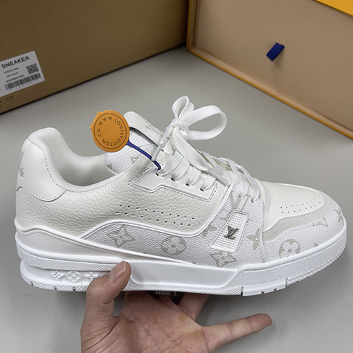 ルイヴィトンコピー Trainer Sneaker スタイリッシュなカップルスニーカー