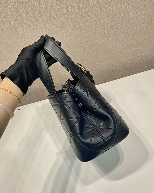 プラダスーパーコピー Symbole 新しいレディーストートバッグ