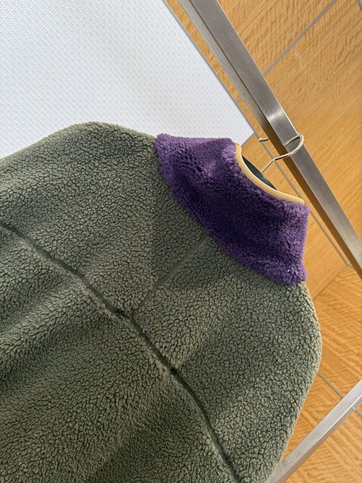 ルイヴィトンスーパーコピー カラーブロックのラムウールスタンドカラージップアップジャケット