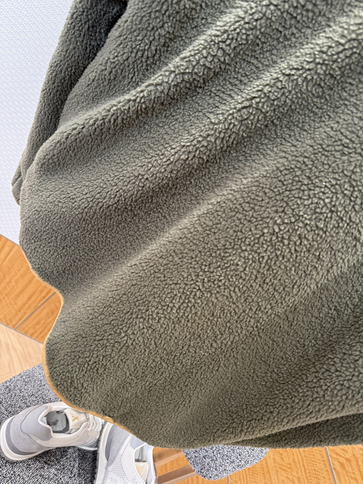 ルイヴィトンスーパーコピー カラーブロックのラムウールスタンドカラージップアップジャケット