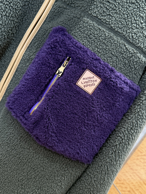 ルイヴィトンスーパーコピー カラーブロックのラムウールスタンドカラージップアップジャケット