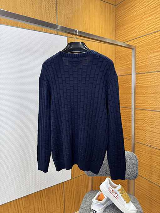 プラダコピー 三角形の竹編みクルーネックセーター