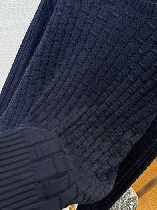 プラダコピー 三角形の竹編みクルーネックセーター