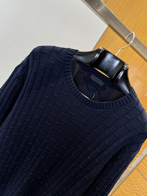 プラダコピー 三角形の竹編みクルーネックセーター