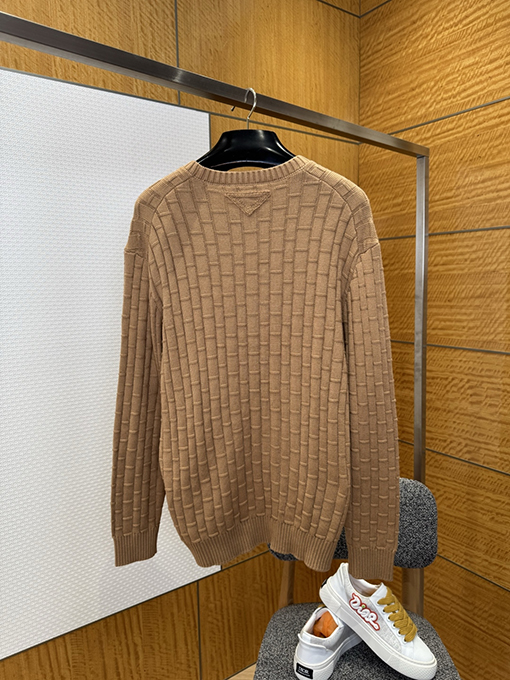 プラダコピー 三角形の竹編みクルーネックセーター