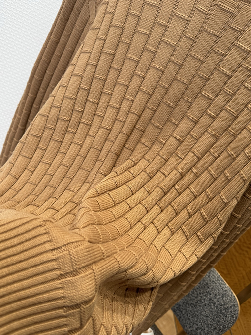 プラダコピー 三角形の竹編みクルーネックセーター