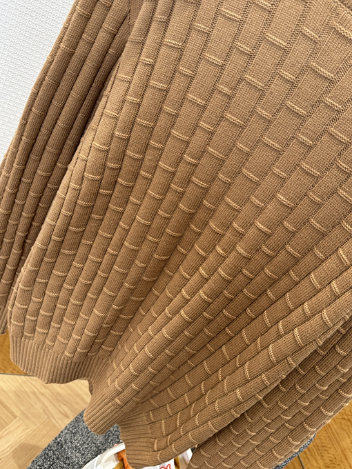 プラダコピー 三角形の竹編みクルーネックセーター