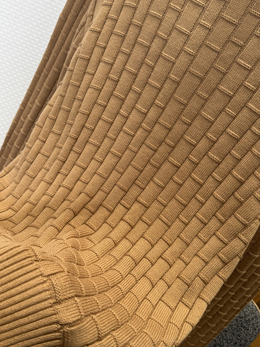 プラダコピー 三角形の竹編みクルーネックセーター