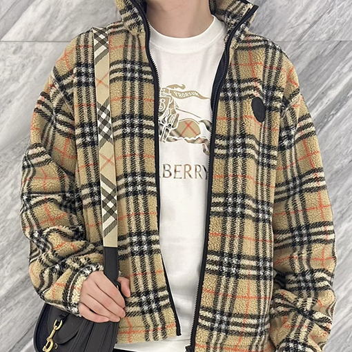 バーバリー チェック柄ラムウールジップアップジャケット