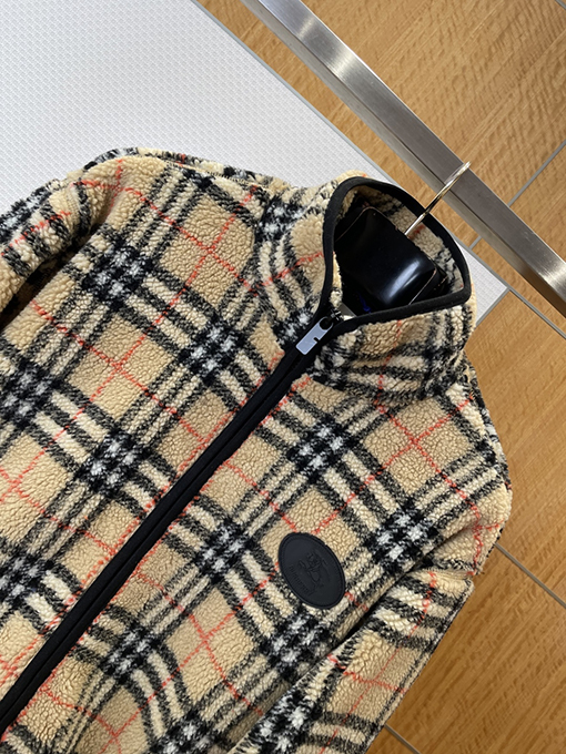 バーバリー チェック柄ラムウールジップアップジャケット