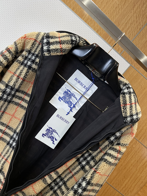 バーバリー チェック柄ラムウールジップアップジャケット