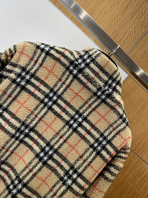 バーバリー チェック柄ラムウールジップアップジャケット