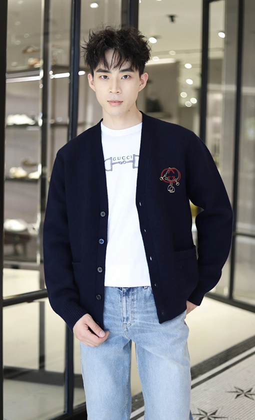 グッチ 新年のランタン刺繍ニットカーディガン