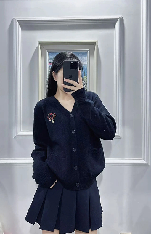 グッチ 新年のランタン刺繍ニットカーディガン