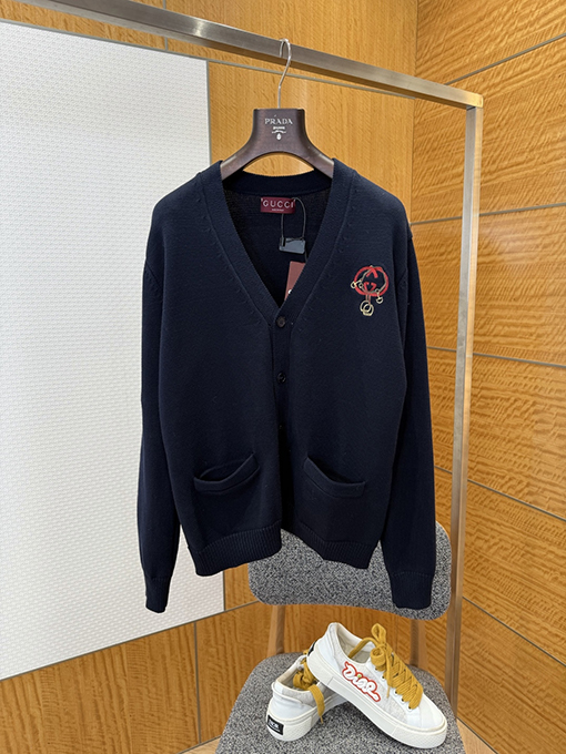 グッチ 新年のランタン刺繍ニットカーディガン