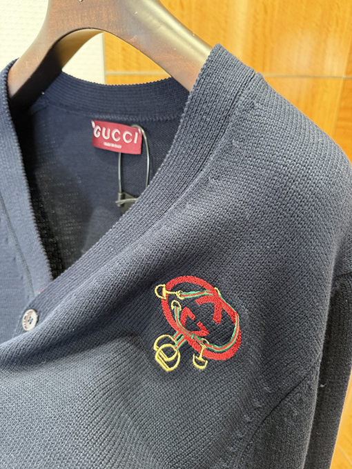 グッチ 新年のランタン刺繍ニットカーディガン