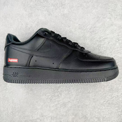 シュプリーム X ナイキ AF1 ローカットスニーカー