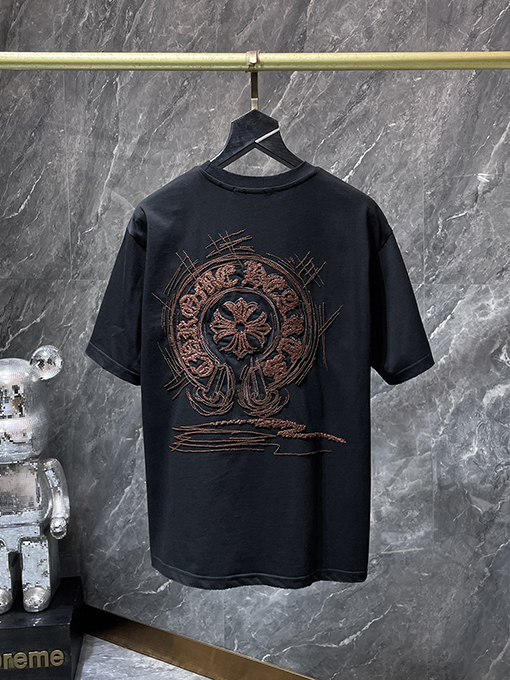 クロムハーツ ウォッシュとダメージをしたクラシックな馬蹄刺繍の半袖Tシャツ