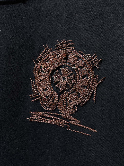 クロムハーツ ウォッシュとダメージをしたクラシックな馬蹄刺繍の半袖Tシャツ