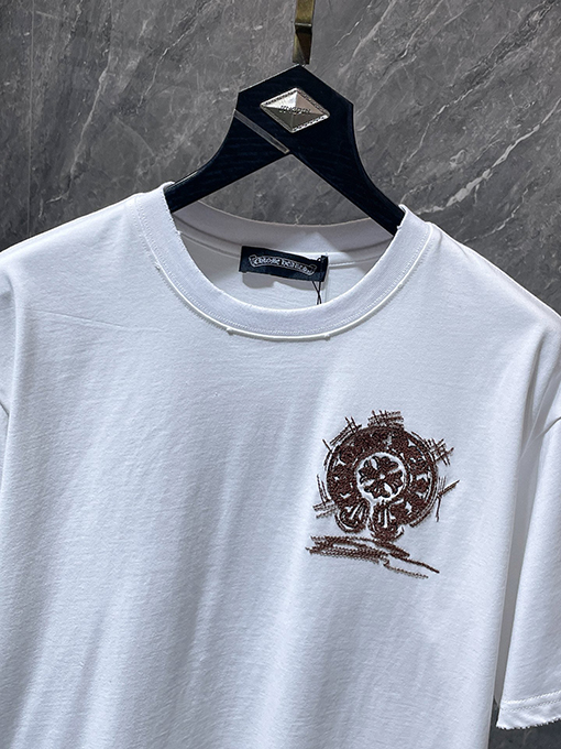 クロムハーツ ウォッシュとダメージをしたクラシックな馬蹄刺繍の半袖Tシャツ