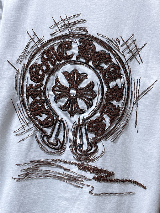 クロムハーツ ウォッシュとダメージをしたクラシックな馬蹄刺繍の半袖Tシャツ