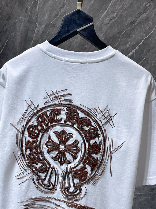 クロムハーツ ウォッシュとダメージをしたクラシックな馬蹄刺繍の半袖Tシャツ