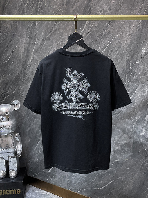 クロムハーツ 馬蹄とサンスクリット十字の刺繍が施された半袖Tシャツ