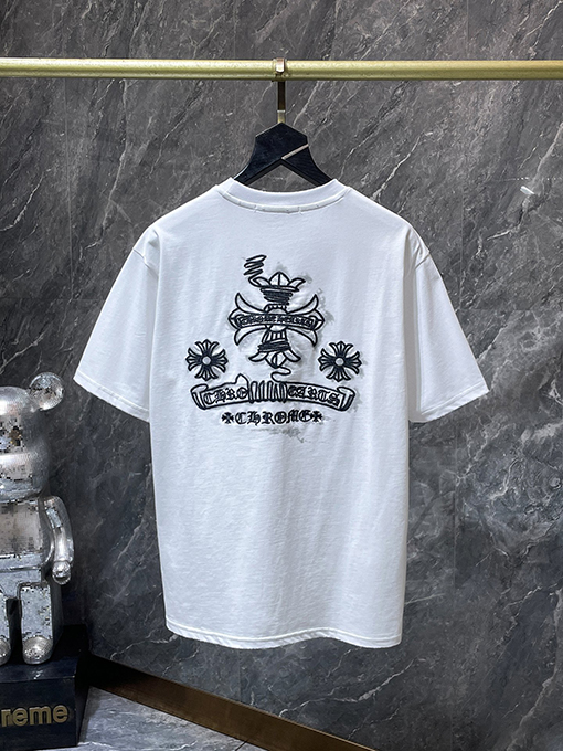 クロムハーツ 馬蹄とサンスクリット十字の刺繍が施された半袖Tシャツ