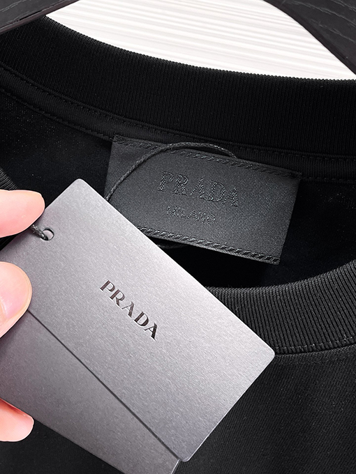 プラダスーパーコピー Prada 新しい長袖Tシャツ