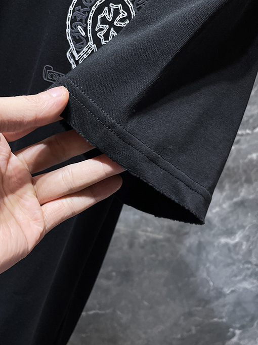 クロムハーツ クラシックな馬蹄のフロックレタリング半袖Tシャツ