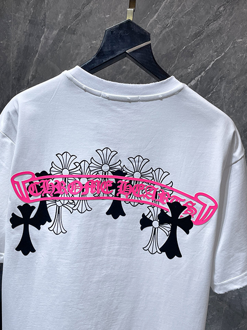 クロムハーツコピー クラシックなサンスクリットのスクロール彫刻半袖Tシャツ