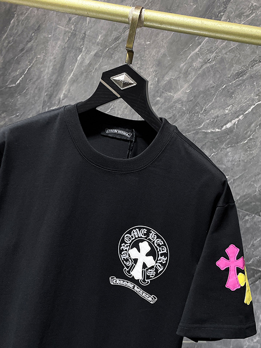 クロムハーツ カラフルなクロス柄のレザーサンスクリットホースシュー半袖Tシャツ