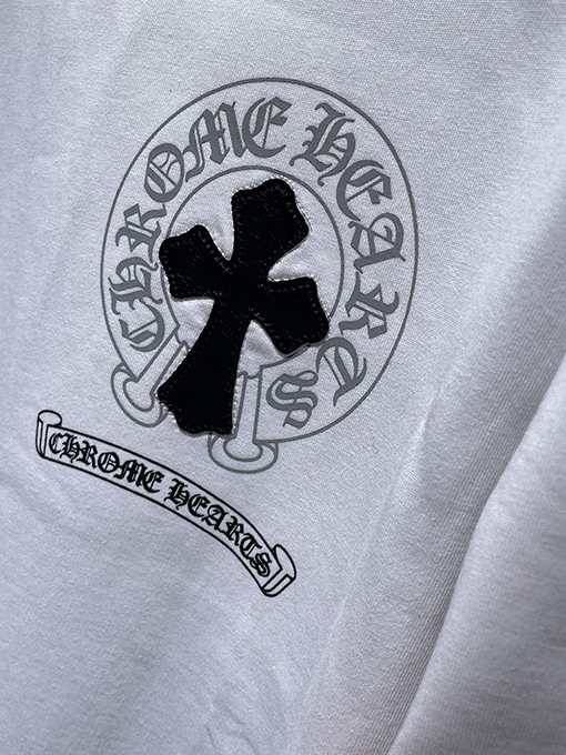 クロムハーツ カラフルなクロス柄のレザーサンスクリットホースシュー半袖Tシャツ