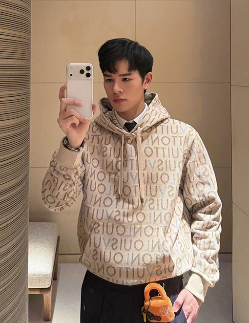 ルイヴィトンスーパーコピー レタージャカードパーカー