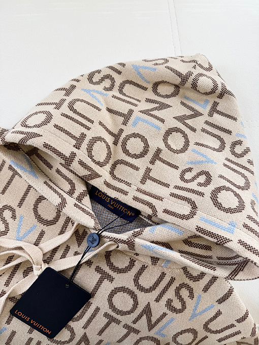 ルイヴィトンスーパーコピー レタージャカードパーカー